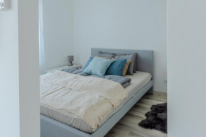 Dob36 Apartment with FREE Private PARKING and BALCONY